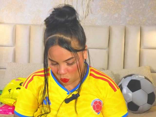emilyqueen3xx live cam on BongaCams