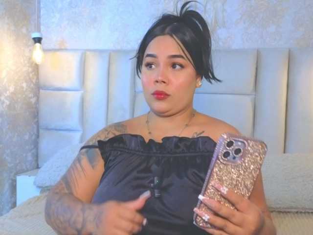 emilyqueen3xx live cam on BongaCams