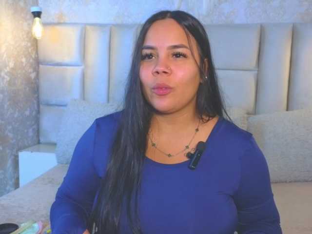emilyqueen3xx live cam on BongaCams