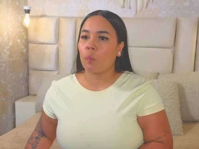 emilyqueen3xx live cam on BongaCams