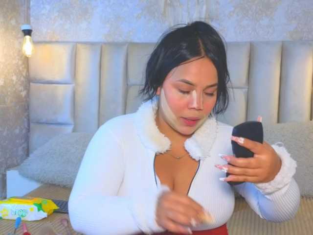 emilyqueen3xx live cam on BongaCams