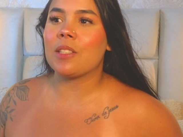 emilyqueen3xx live cam on BongaCams