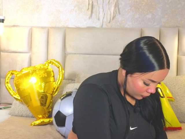emilyqueen3xx live cam on BongaCams