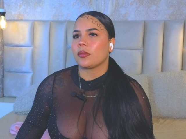 emilyqueen3xx live cam on BongaCams