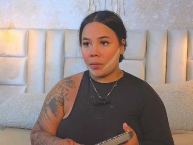 emilyqueen3xx live cam on BongaCams