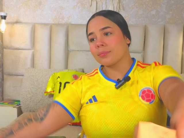 emilyqueen3xx live cam on BongaCams