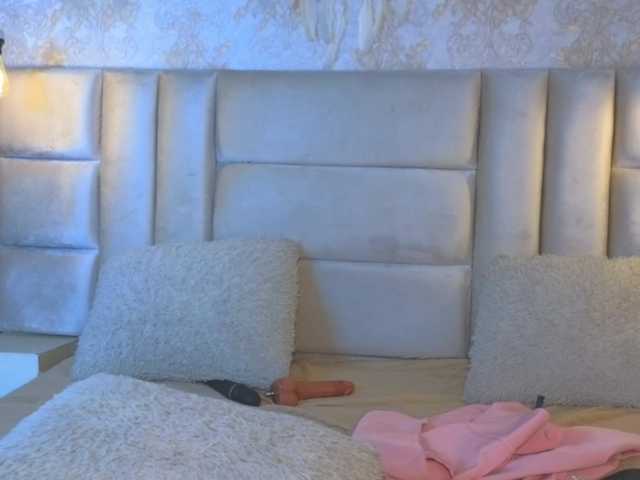 emilyqueen3xx live cam on BongaCams