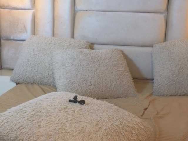 emilyqueen3xx live cam on BongaCams