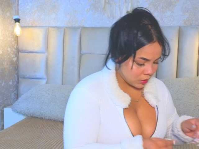 emilyqueen3xx live cam on BongaCams