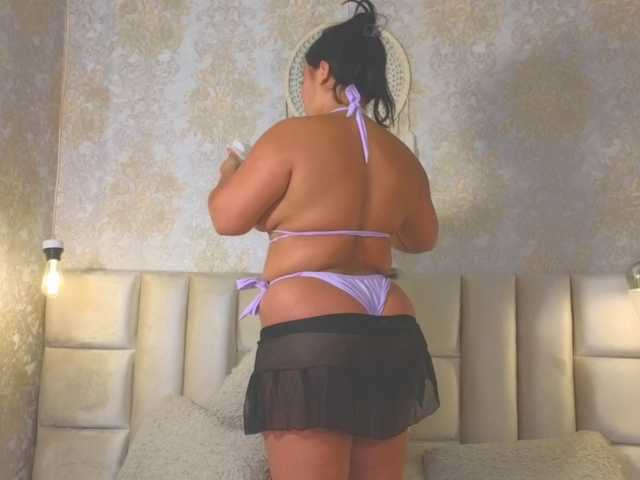 emilyqueen3xx live cam on BongaCams
