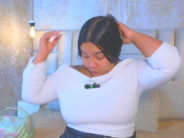 emilyqueen3xx live cam on BongaCams