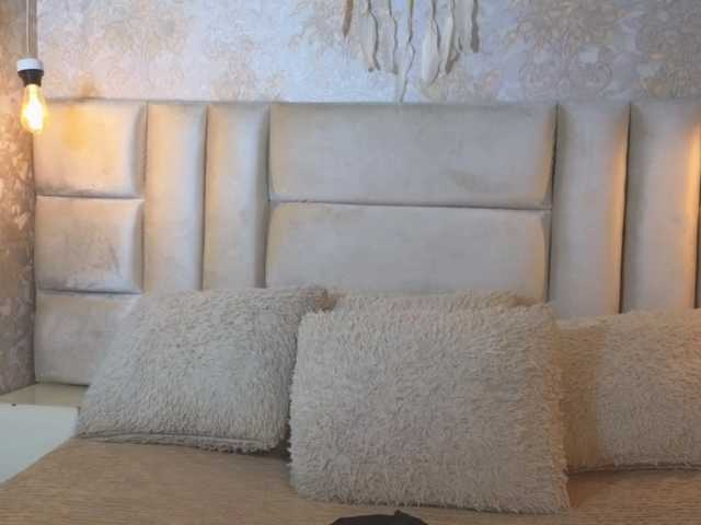 emilyqueen3xx live cam on BongaCams