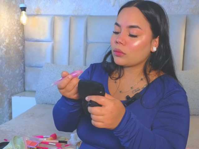 emilyqueen3xx live cam on BongaCams