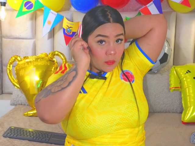 emilyqueen3xx live cam on BongaCams