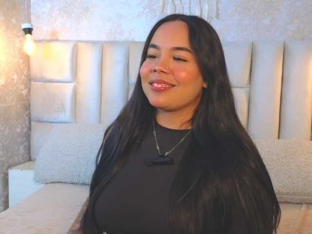 emilyqueen3xx live cam on BongaCams