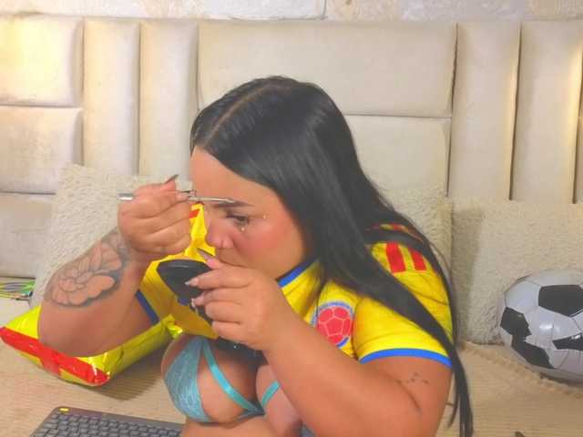 emilyqueen3xx live cam on BongaCams