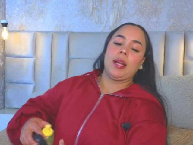 emilyqueen3xx live cam on BongaCams
