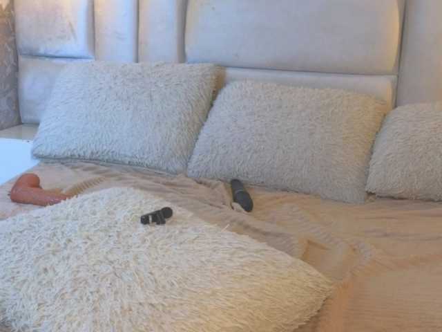 emilyqueen3xx live cam on BongaCams