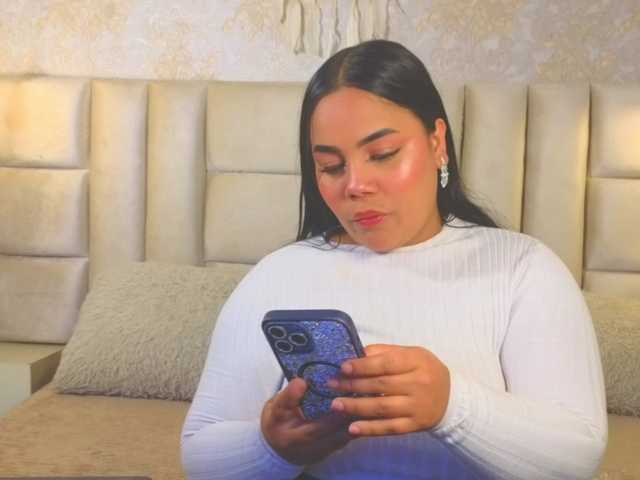 emilyqueen3xx live cam on BongaCams