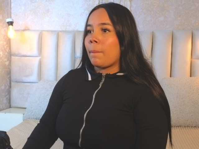 emilyqueen3xx live cam on BongaCams