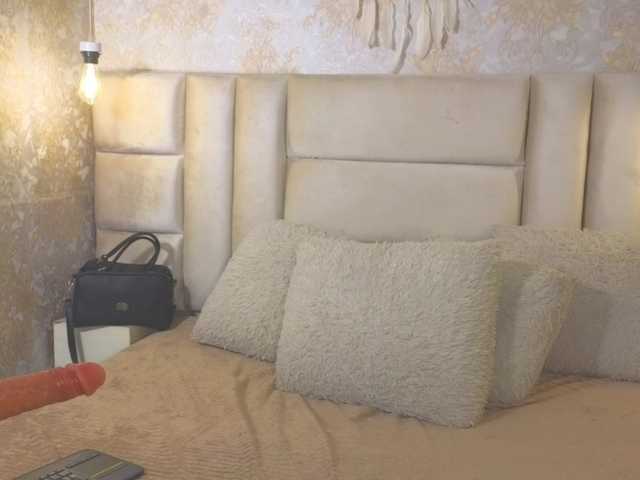 emilyqueen3xx live cam on BongaCams