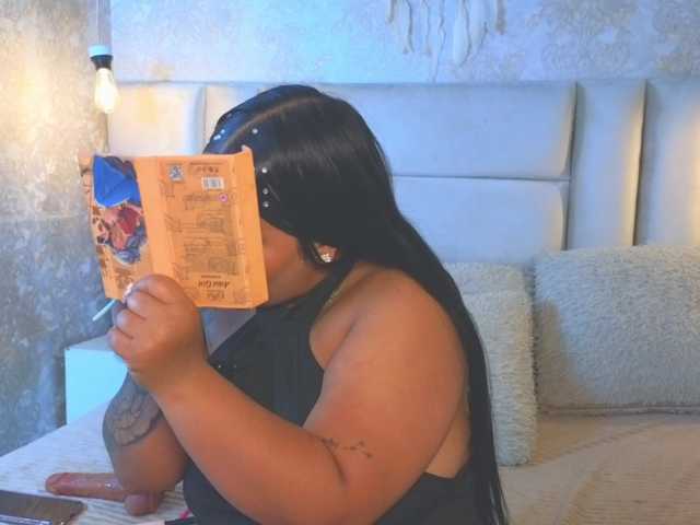 emilyqueen3xx live cam on BongaCams