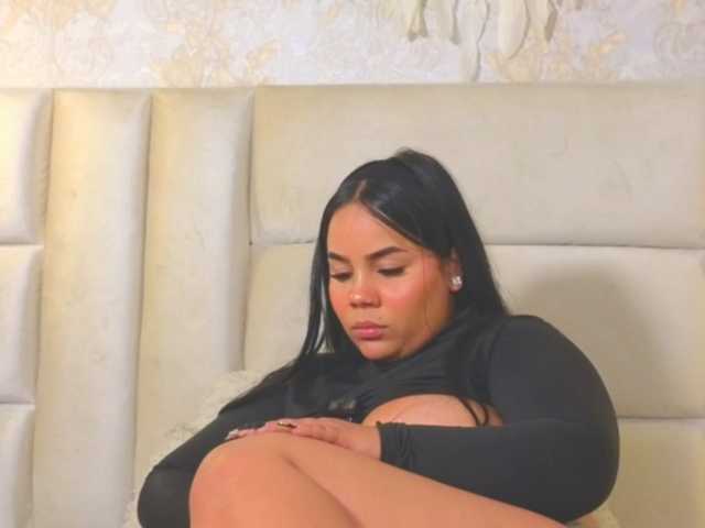 emilyqueen3xx live cam on BongaCams
