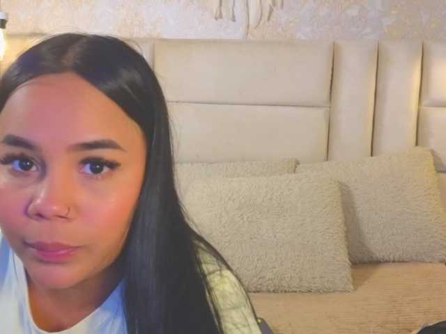 emilyqueen3xx live cam on BongaCams