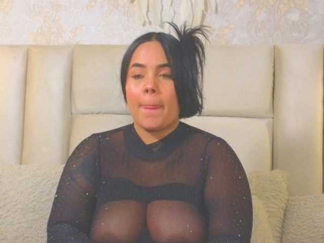 EmilyQueen3xx live webcam show