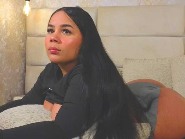 emilyqueen3xx live cam on BongaCams
