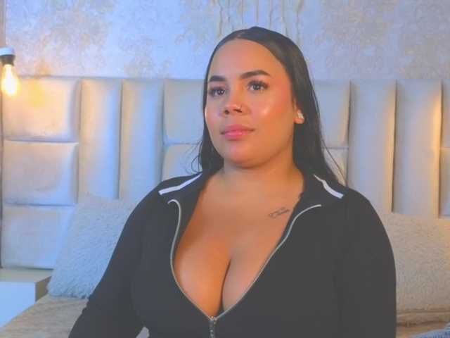 emilyqueen3xx live cam on BongaCams