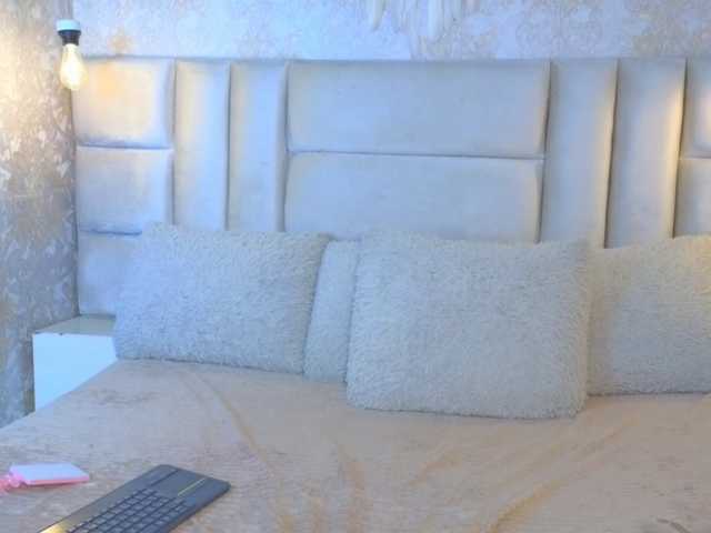 emilyqueen3xx, en vivo ahora en BongaCams