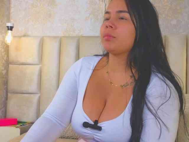 EmilyQueen3xx webcam
