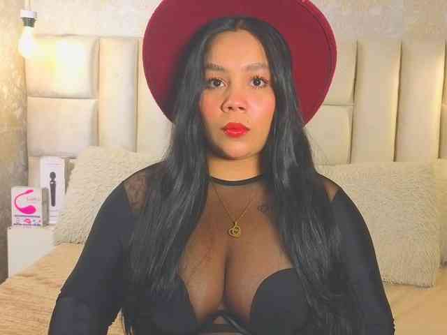EmilyQueen3xx webcam