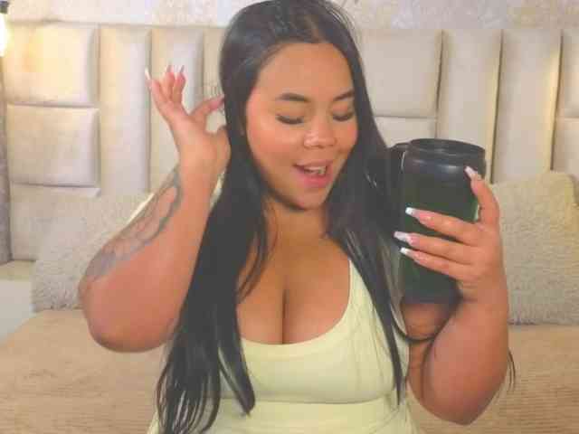 EmilyQueen3xx webcam