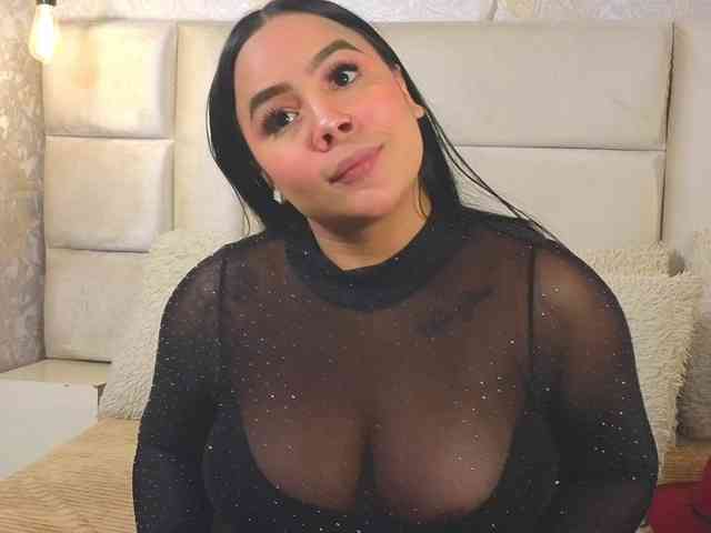 EmilyQueen3xx webcam