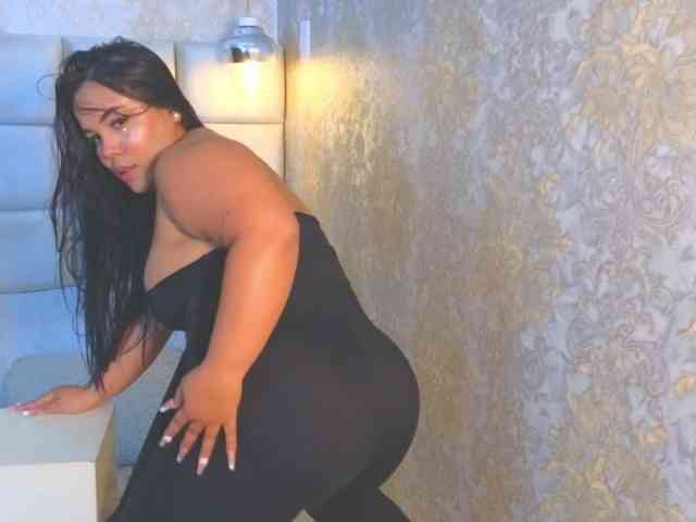 EmilyQueen3xx webcam