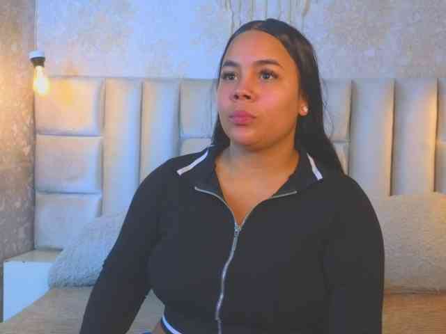 EmilyQueen3xx webcam