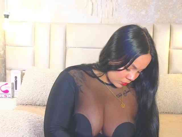 EmilyQueen3xx webcam