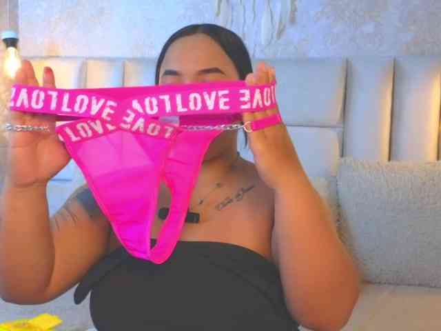 EmilyQueen3xx webcam