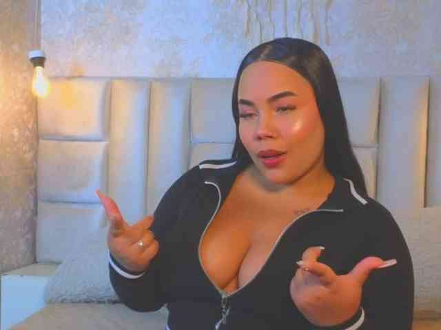 EmilyQueen3xx webcam