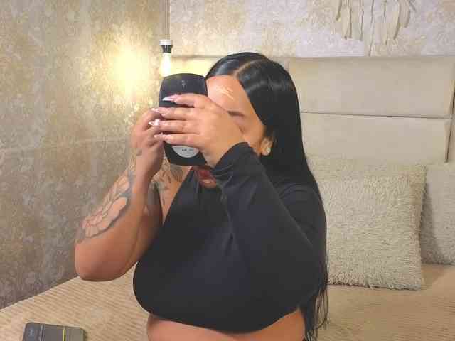 EmilyQueen3xx webcam