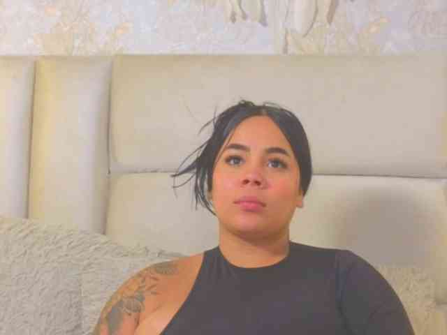 EmilyQueen3xx webcam