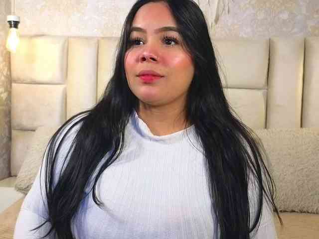 EmilyQueen3xx webcam