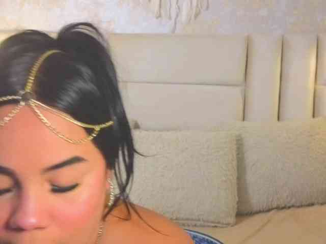 EmilyQueen3xx webcam