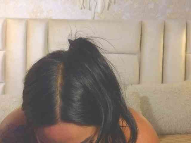 EmilyQueen3xx webcam