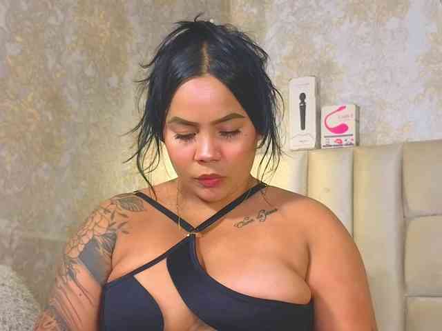 EmilyQueen3xx webcam