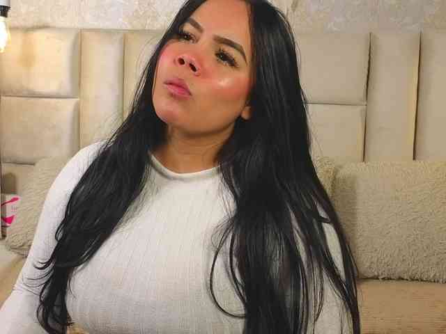 EmilyQueen3xx webcam
