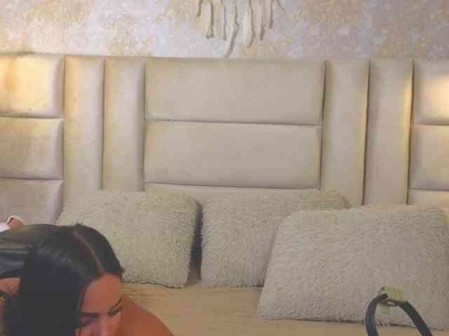 EmilyQueen3xx webcam