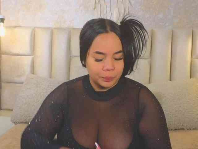 EmilyQueen3xx webcam